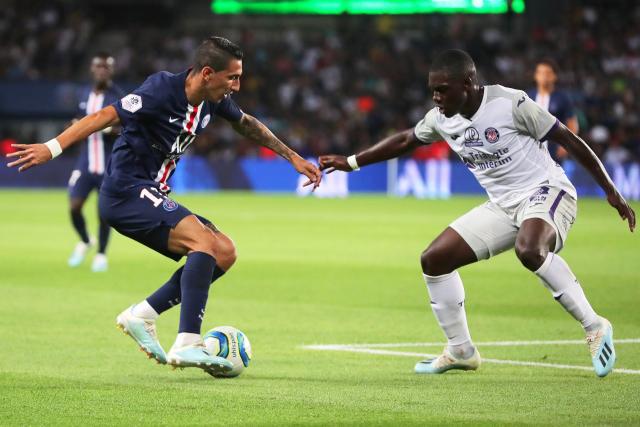 泰晤士报：曼联接近任命阿莫林 范尼可能只带一场