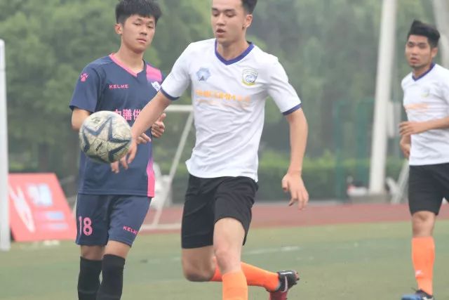 范迪克：取代克洛普非常艰巨但斯洛特干得很好